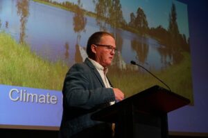 Mark Wootton speaks at the Australia Institute's 2024 Climate Integrity Summit